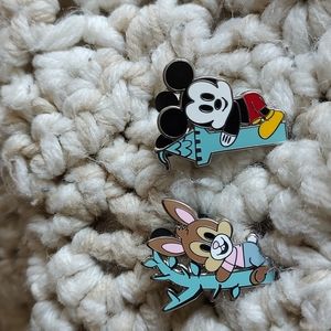 2 park pals Disney trading pins
